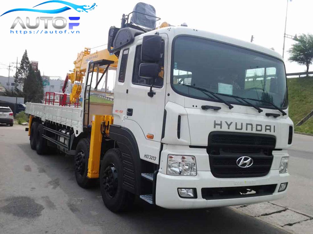 Đánh giá xe tải Hyundai HD320 gắn cẩu tự hành 15 tấn